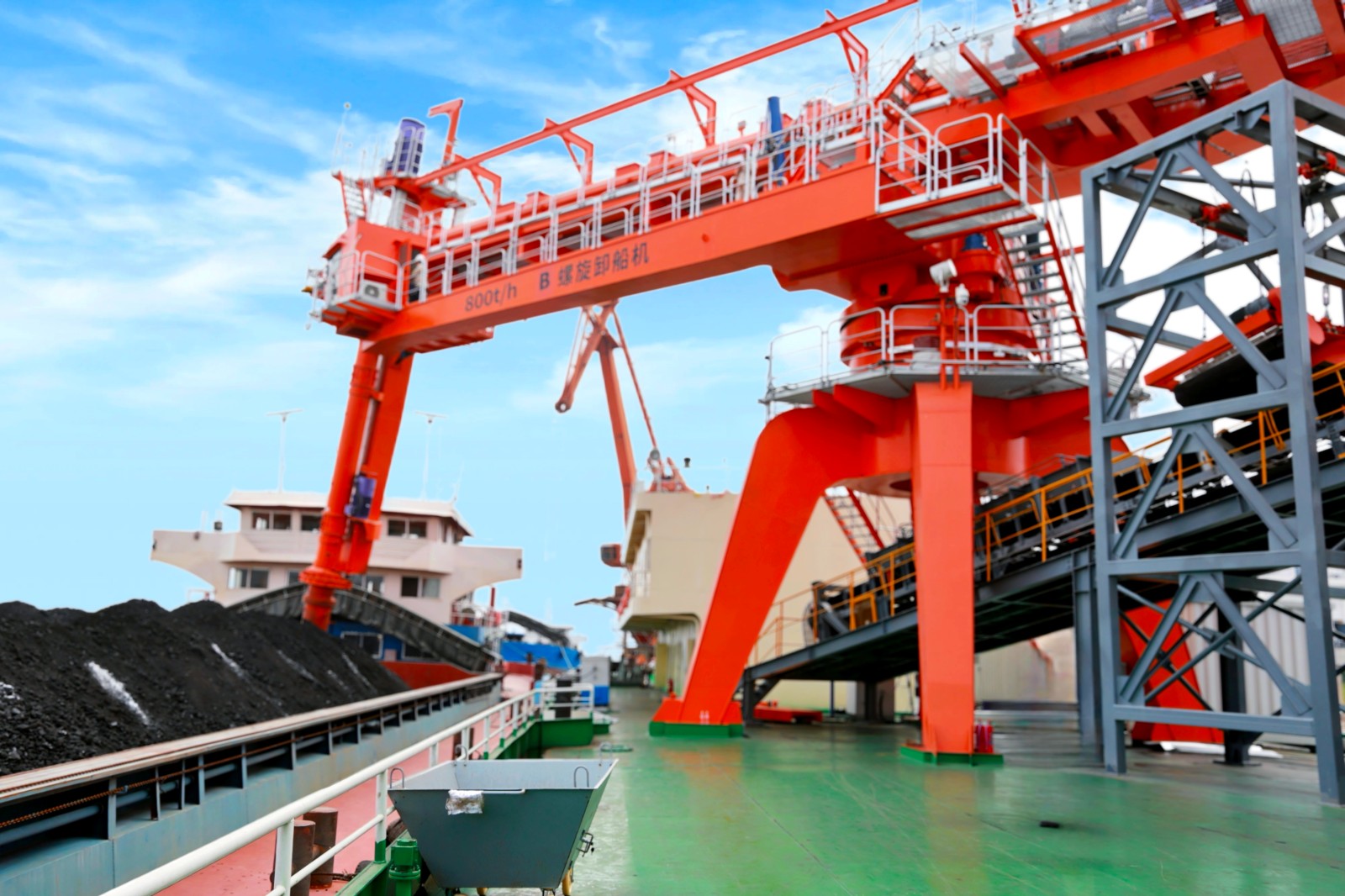 8570667815b15959361d3b1b1533f01