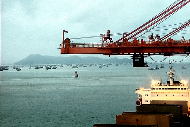 圖為大量漁船礙航